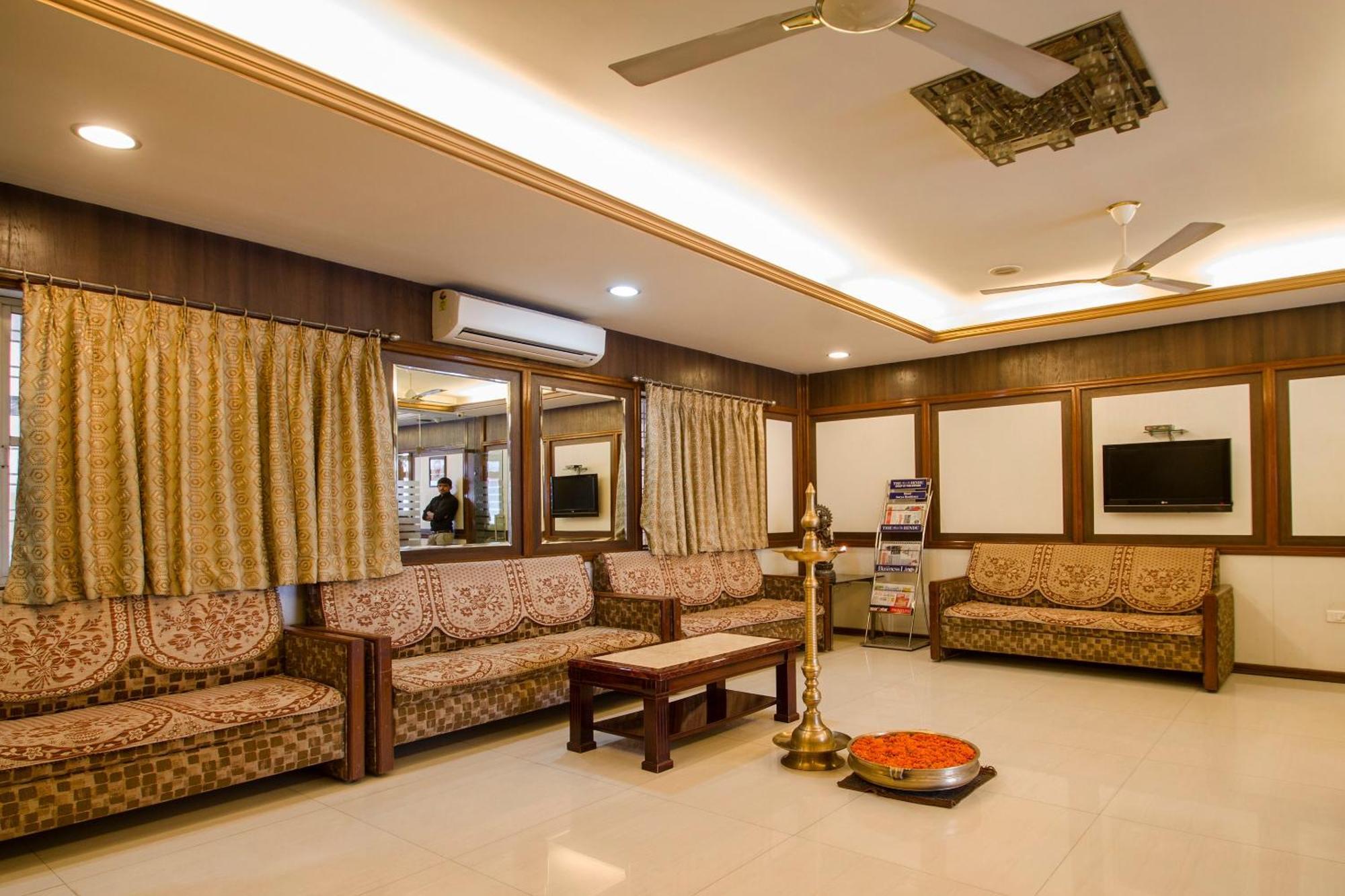 Hotel O Surya Residency Hyderabad Exterior foto