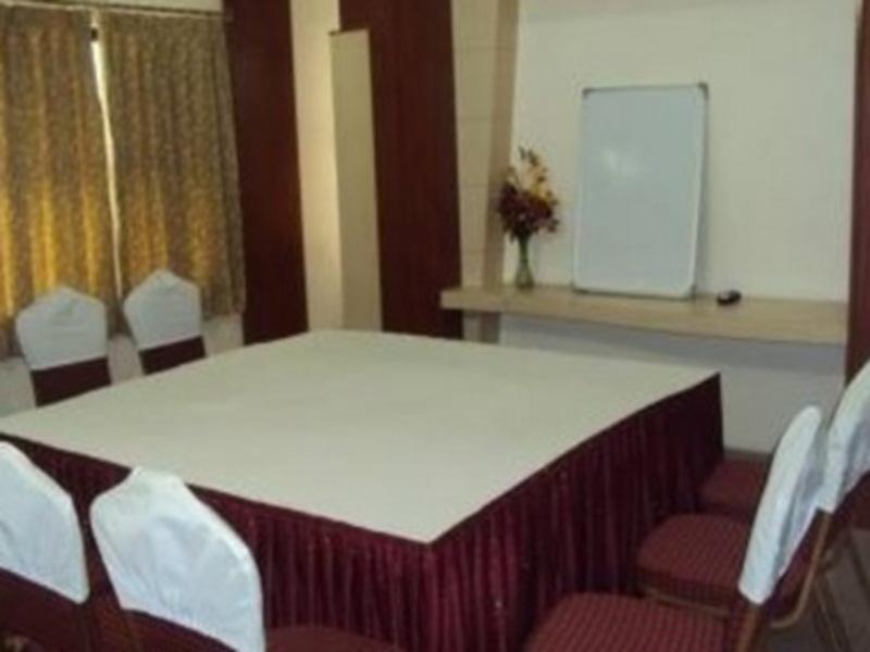 Hotel O Surya Residency Hyderabad Exterior foto